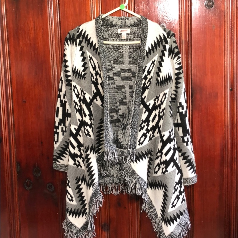💥 Arizona Jean co. Sweater tribal design